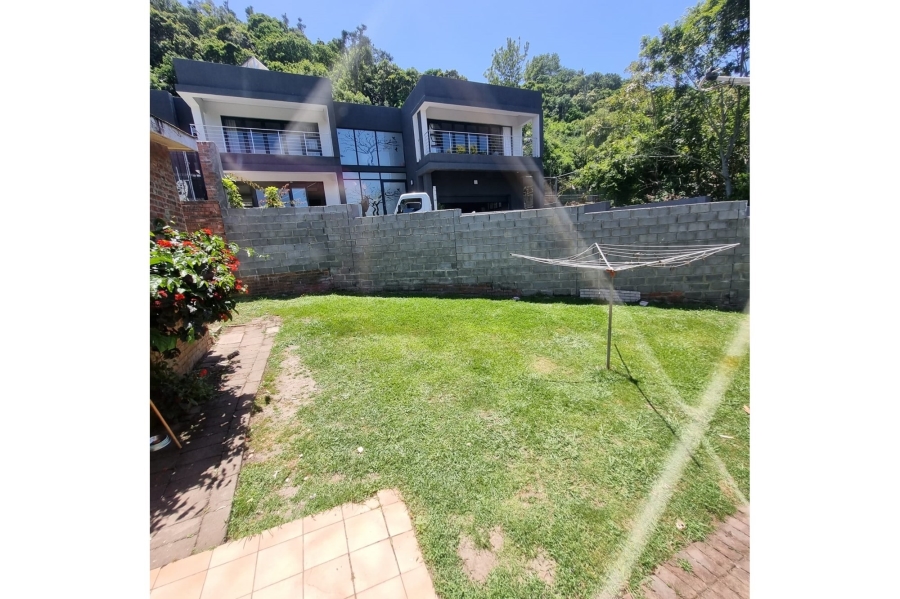 To Let 4 Bedroom Property for Rent in Beacon Bay Eastern Cape